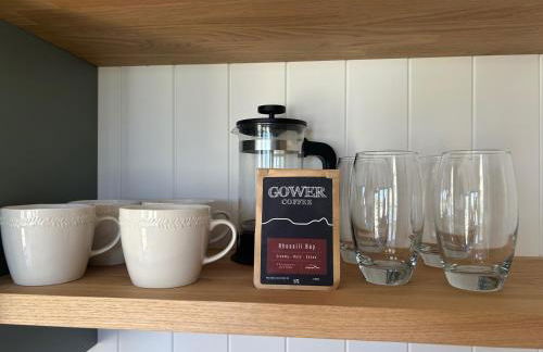 Luxury Shepherds Hut near Glamorgan Coast - Photo 7