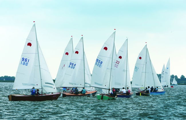 Cozy Chalet Right on the Water in Friesland - Foto 18
