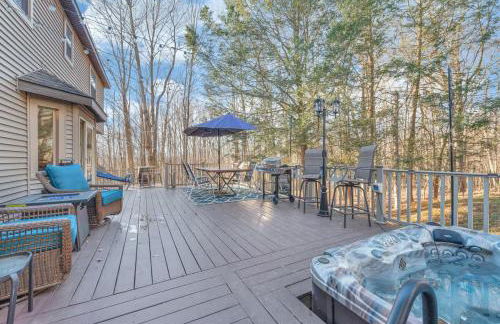 Big Bass Hideaway with Hot Tub - Foto 22