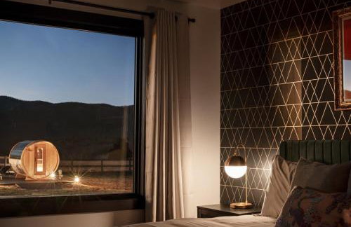 Luxe, Mountain VIEWS, Sauna, HotTub, Pups - Foto 33