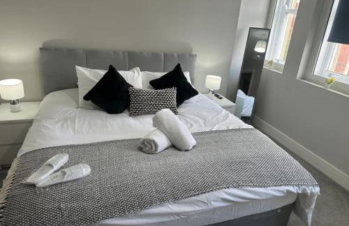 Spacious, bright 2 bed flat with 1 S/king bed. - Foto 2