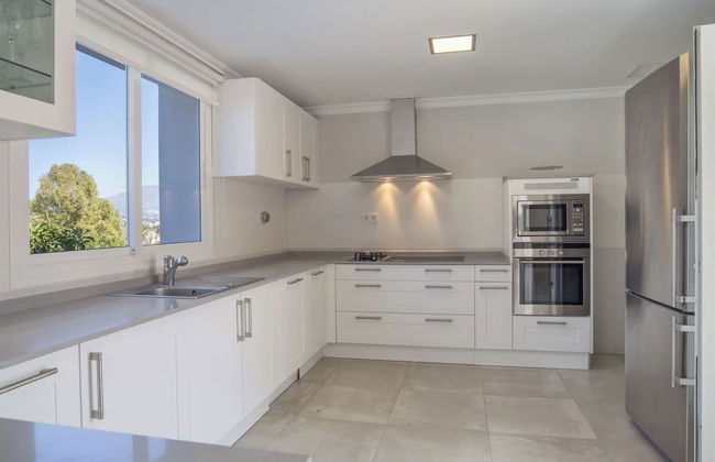 Elegant Villa Retreat - Foto 18