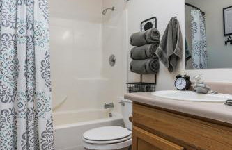 Cozy Three Bedroom Home - Foto 24