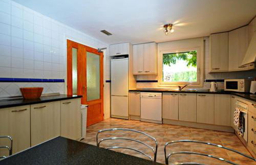 Casa con Piscina, Wifi, A/A y Barbacoa en Sant Pere Pescador - ES-89-82 - Foto 10