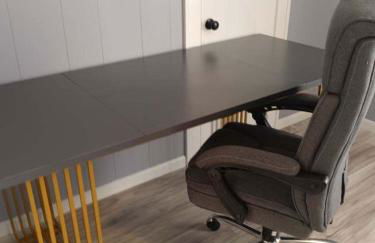 Cozy Roomy family sized apartment on major bus route close to all - Foto 50