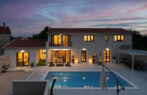 Designer Villa Simone - Modern & Heritage Style with Office - Foto 78