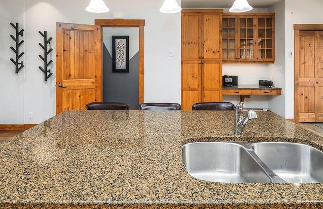 Vista at Big White Amazing Location View - Photo 2