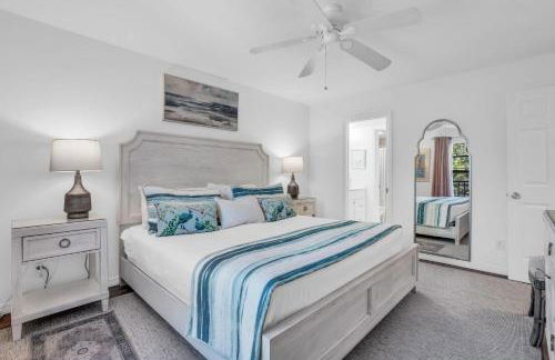 Corner Unit Updated And Near Lobby - Photo 14