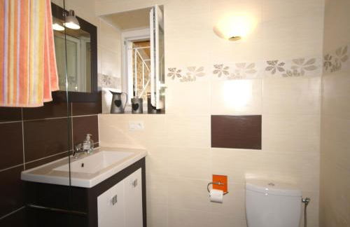 Holiday Home in Saint-Beauzire with Garden and Private Terrace - Foto 19