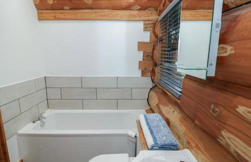 Cedar Cabin at Salford Court Farm Fishing Cabins - Foto 22