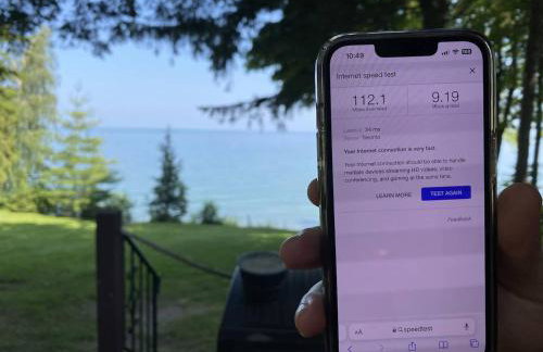 Lakefront Pine Cottage Hot Tub & Fire Pit - Foto 30