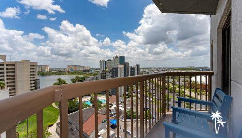 Lake View Top Floor 2 Bed 2 Bath Condo with Balcony - Foto 2, Other