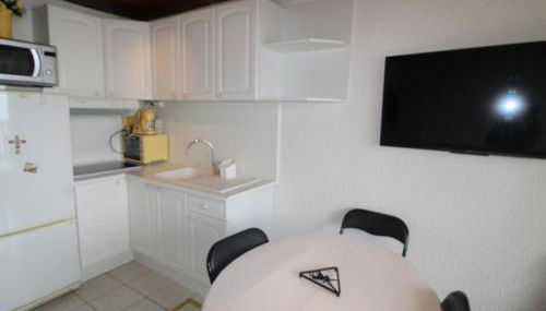 Studio Cabine Rénové au Pied des Pistes avec Balcon - Auris en Oisans - FR-1-297-157 - Foto 3