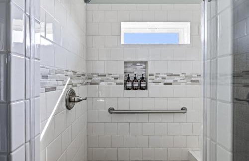 Near beach BBQ Grill Swing Sweeping Deck Updated - Foto 9