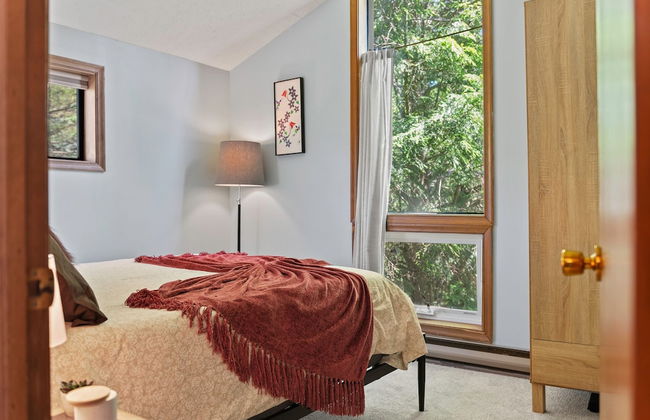 Waterside Haven by Avantstay Lakefront Hot Tub Game Room Fire Pit - Photo 26