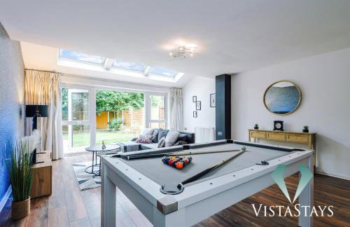 Spacious 3BDR House By Vista Stays Short Lets & Serviced Accommodation Salford With Pool Table & Free Parking - Photo 10
