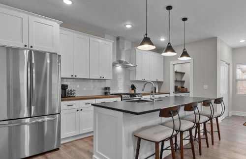 Bright Urban Comfort | JZ Vacation Rentals - Foto 13