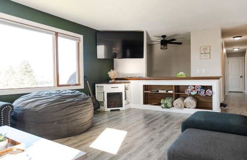 King Bedroom/Private Hot tub/Cozy Living Room - Foto 11