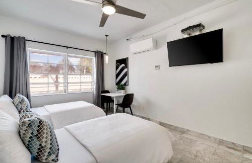 Best location by the Beach ! Free WiFi - TV - All amenities - Foto 39