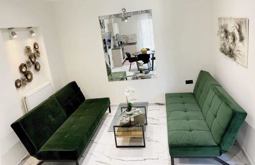 Luxury Home with Garden in the Suburbs - Foto 19