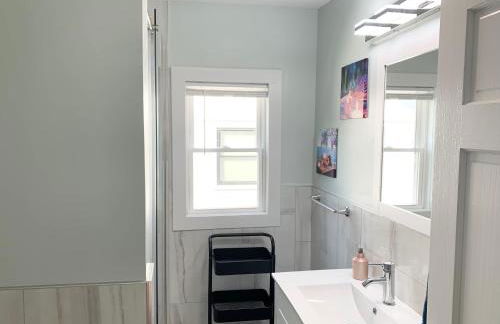 Newly renovated 4 bedroom apartment near downtown. - Foto 4