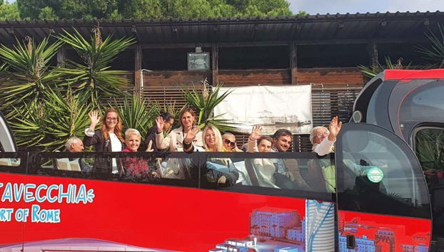 Ônibus turístico de Civitavecchia