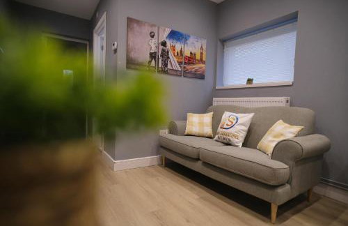 2 Bedroom Home with Free Parking & Fast Wi-Fi - Foto 2