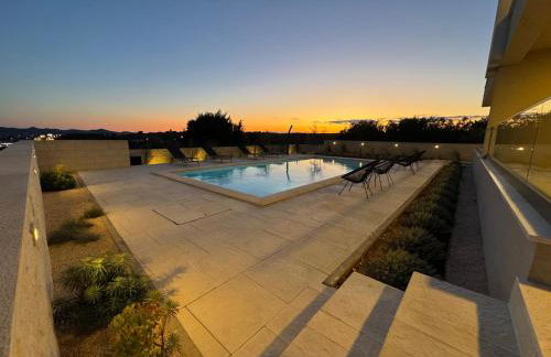 Panoramica apartment w balcony and swimming pool - Foto 36