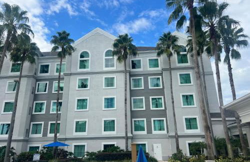 5 Minutes to Disney Free Shuttle King & queen bed - Foto 112