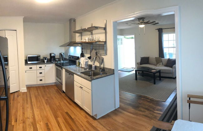 Renovated Cottage Minutes From Downtown - Foto 17