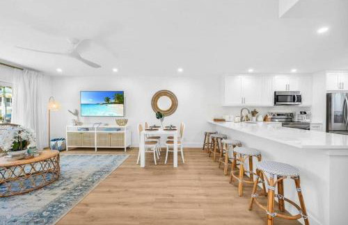 Lux Beachside 2nd Floor Condo 3 Steps to the Beach! - Foto 19