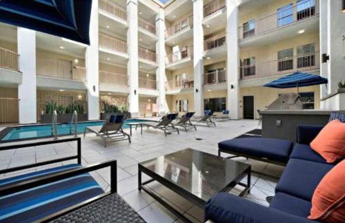 Bright & Spacious in Iconic LA Neighborhood Free parking - 10mins to Cedars - Photo 52