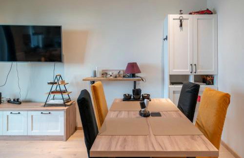 Elegant apartment with private garden, AC and garage, near airport - Foto 30