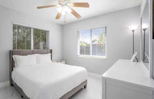 Beach Retreat Downtown Hot Tub - Foto 16