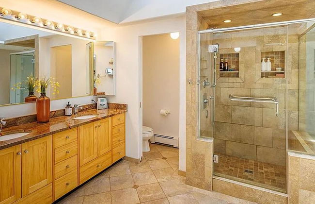 Lakehouse w Private Beach Bar Lg Deck Dock - Photo 17