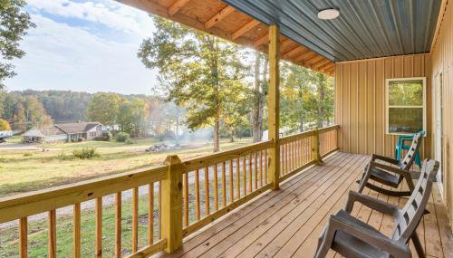 Lake-View Home in Statham with On-Site Fishing - Foto 2