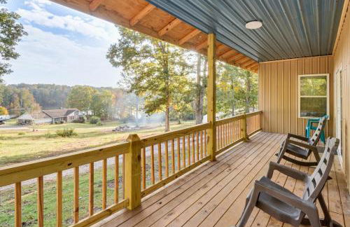 Lake-View Home in Statham with On-Site Fishing - Foto 2