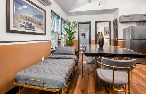 HTX Ultra Chiic Suite #1 - Photo 5