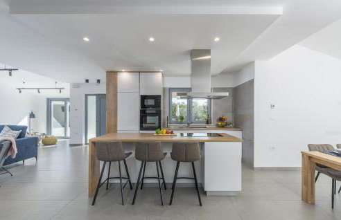 Villa Aurelia near Labin for 9 persons with heated 60 m2 pool, wellness & kids playground - Foto 11