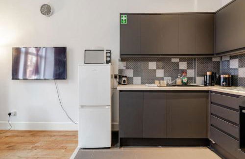 Stunning Newly Furnished Ground Floor Apartment - Foto 31