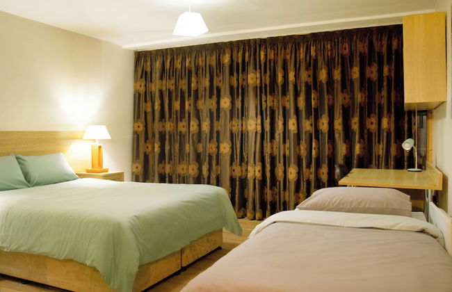 St Angela’s Lakeside Aparthotel - Photo 12