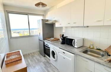 Joli 2 pièces - Proche aéroport - Terrasse vue mer - Foto 14