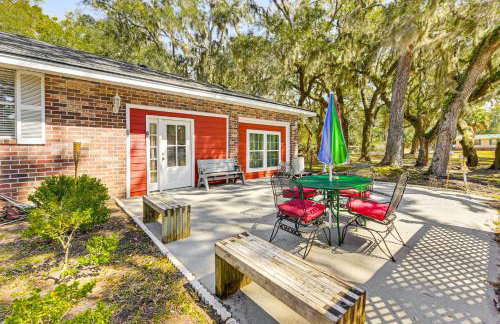 3 Mi to Dtwn Beaufort Quiet Family Home with Yard - Foto 1