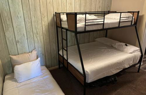 6bedrooms, ramp boat dock slips water toys, nice cove area - Foto 28