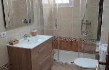 Apto ACHE, acogedor apartamento de 66 m con terraza, aire acondicionado y parking privado gratuito - Photo 2