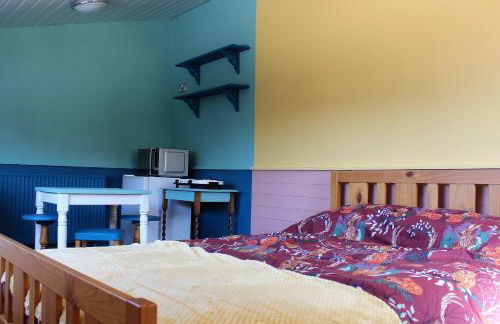 Poplar Lodge, Dee Valley Stays - cosy microlodge with detached private shower & WC - Photo 3