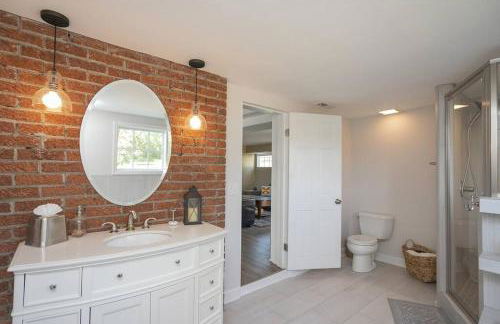 Golf Views, Porch Vibes, 3mi to Broadway! - Foto 16