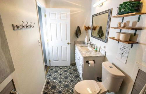 Spacious Family Home with Hot Tub - Foto 35