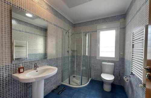 Casa Chalet Villa con piscina, jardín y aire acondicionado cerca de Valencia en La Eliana-L'Eliana - Foto 25