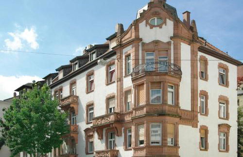 BudgetRooms - souterrain-private rooms & kitchen - Foto 1